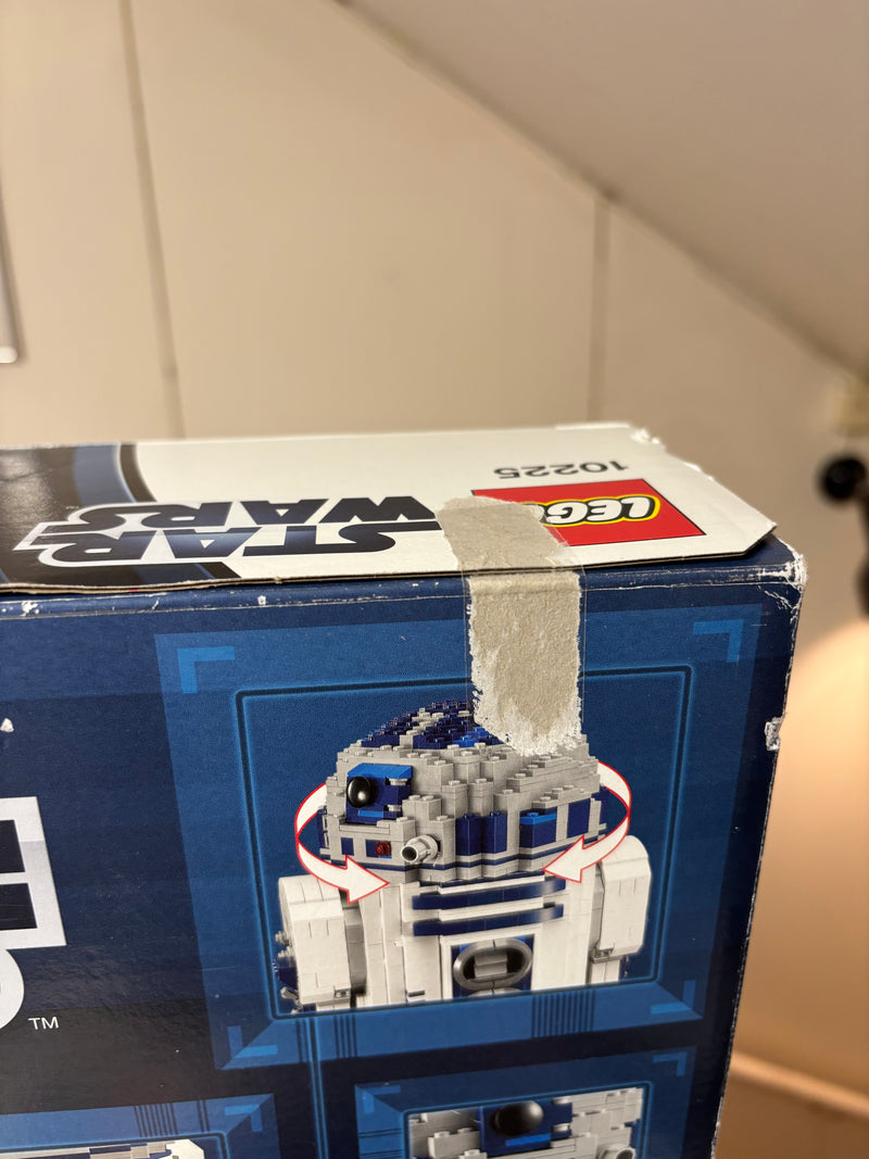 Lego Star Wars 10225 R2-D2 - UCS
