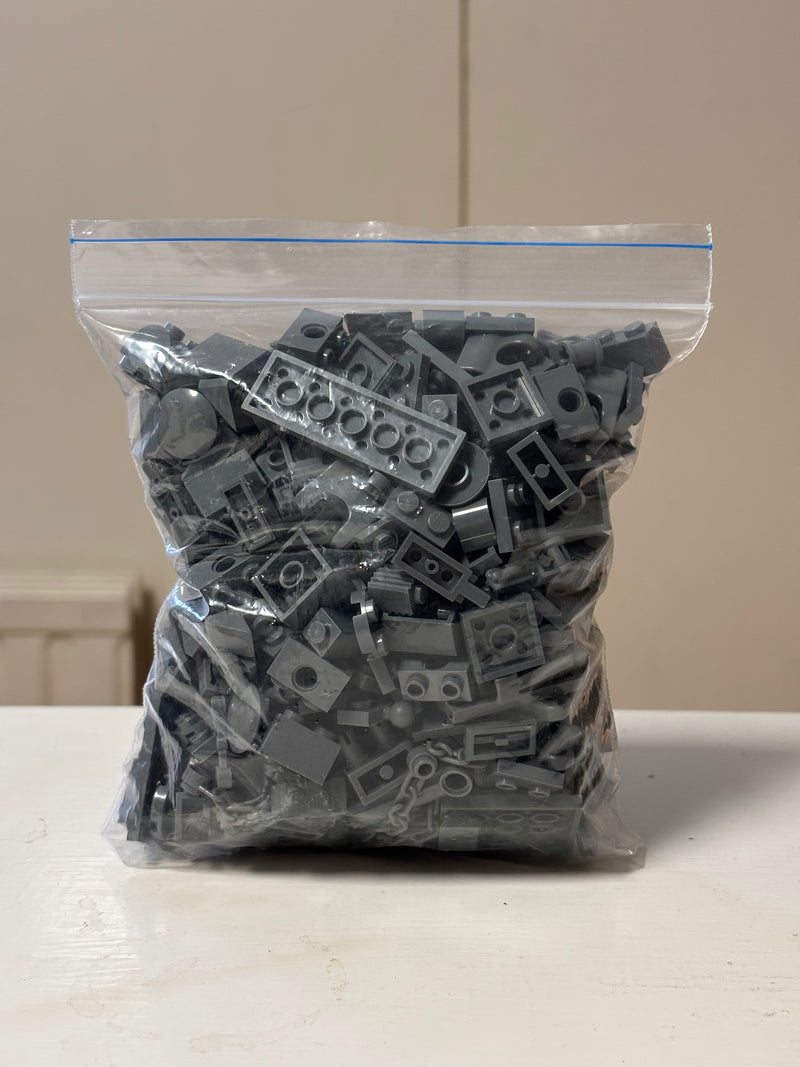 Väreittäin lajiteltua LEGO irtopalaa