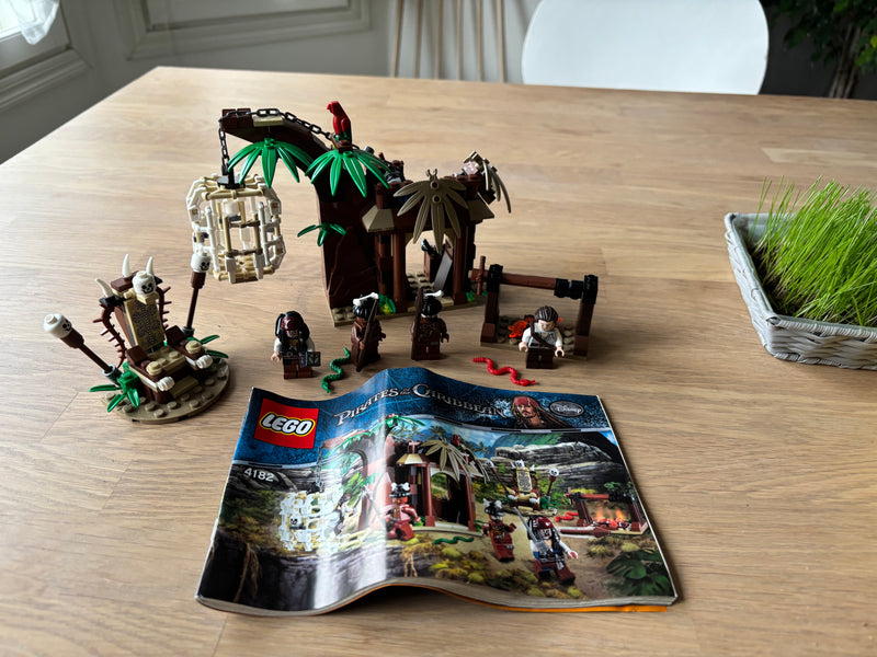 Lego Pirates Of The Carribean 4182 The Cannibal Escape