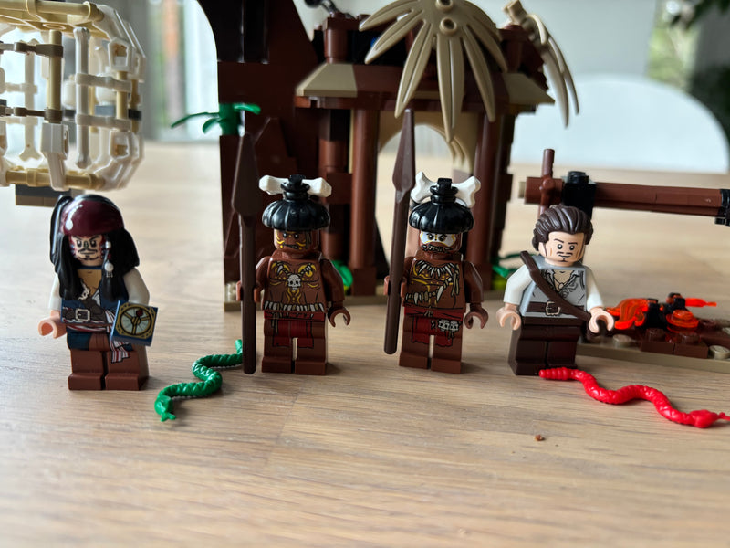Lego Pirates Of The Carribean 4182 The Cannibal Escape
