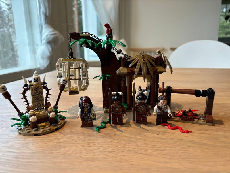 Lego Pirates Of The Carribean 4182 The Cannibal Escape